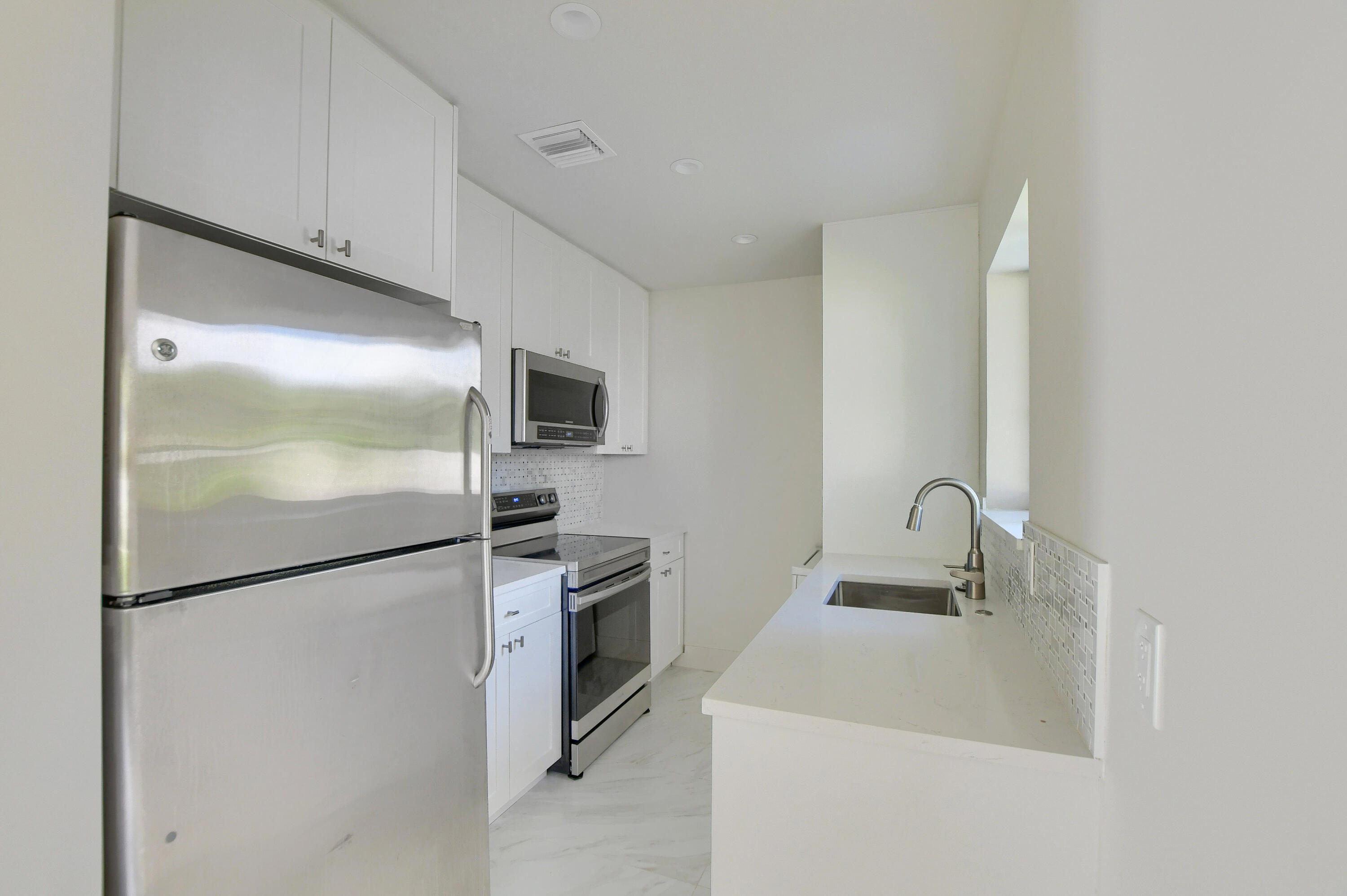 2503 OCEANVIEW Avenue # C — Photo 5