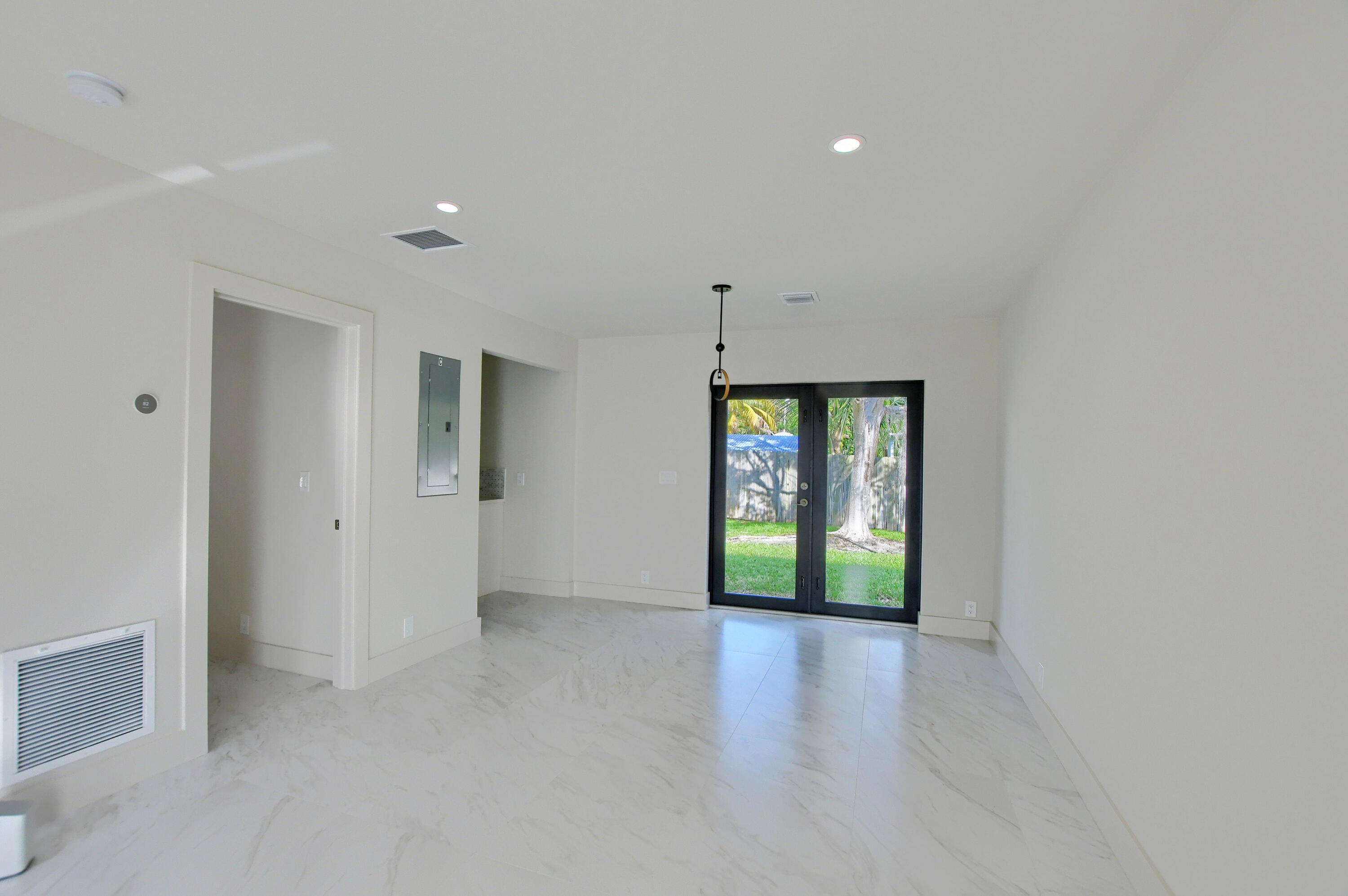 2503 OCEANVIEW Avenue # C — Photo 2