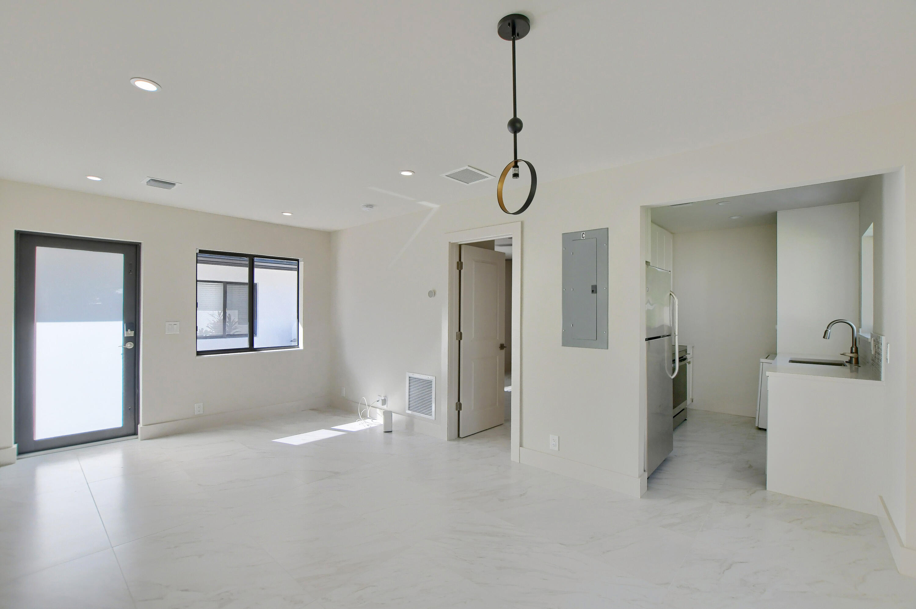 2503 OCEANVIEW Avenue # C — Photo 4
