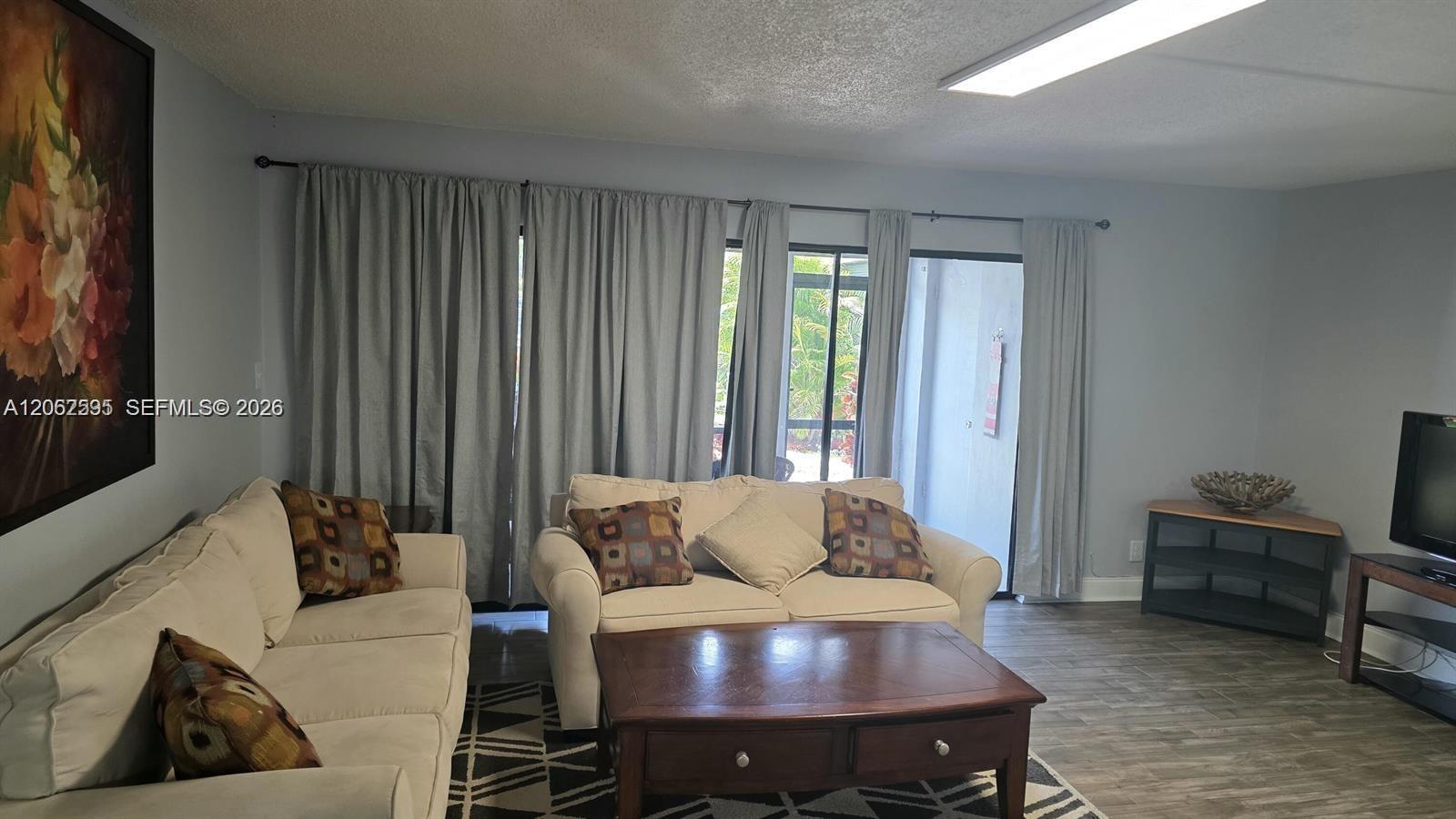 524 Osprey Dr # 10B — Photo 2