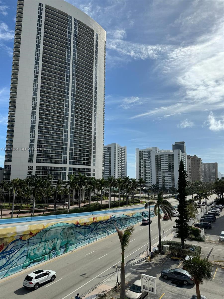 1825 S Ocean Dr # 514 View 2