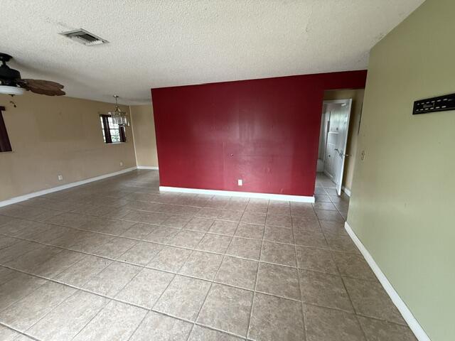 5620 SW 37TH Street — Photo 2