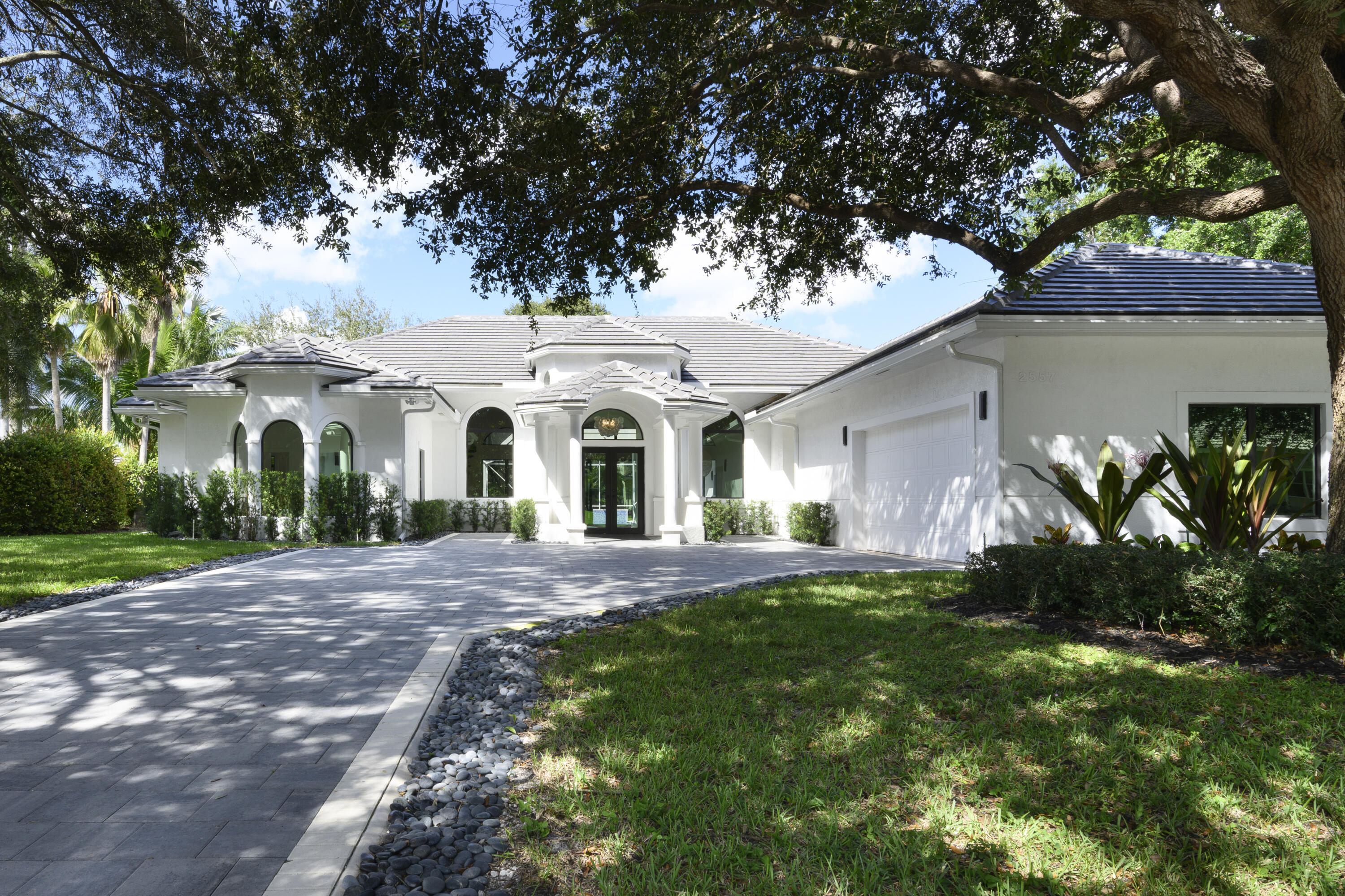 2557 Seminole Circle, West Palm Beach FL 33409