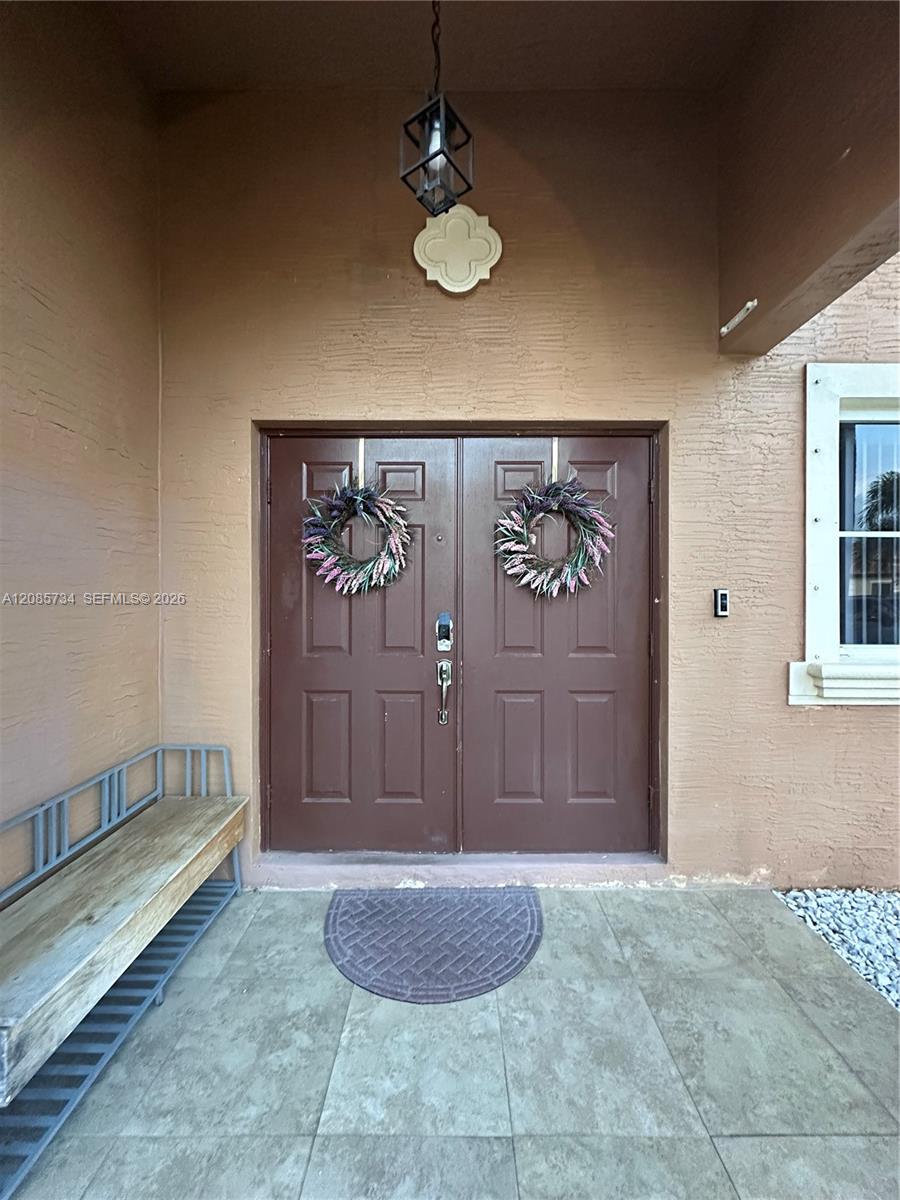 1240 NE 41st Pl — Photo 4