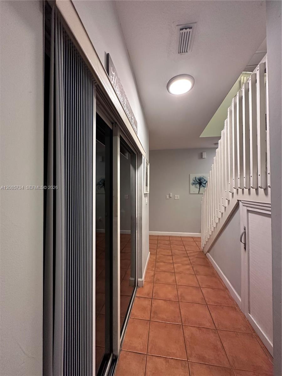1240 NE 41st Pl — Photo 5