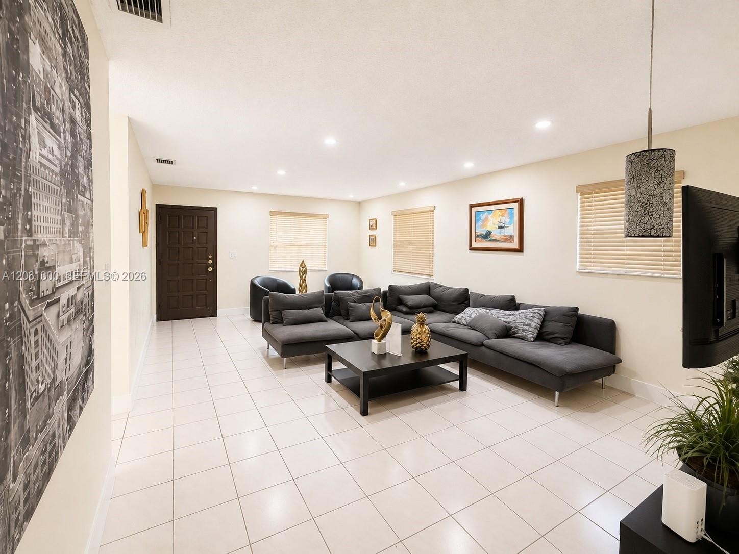 2245 SW 62nd Ave # 2245 — Photo 3