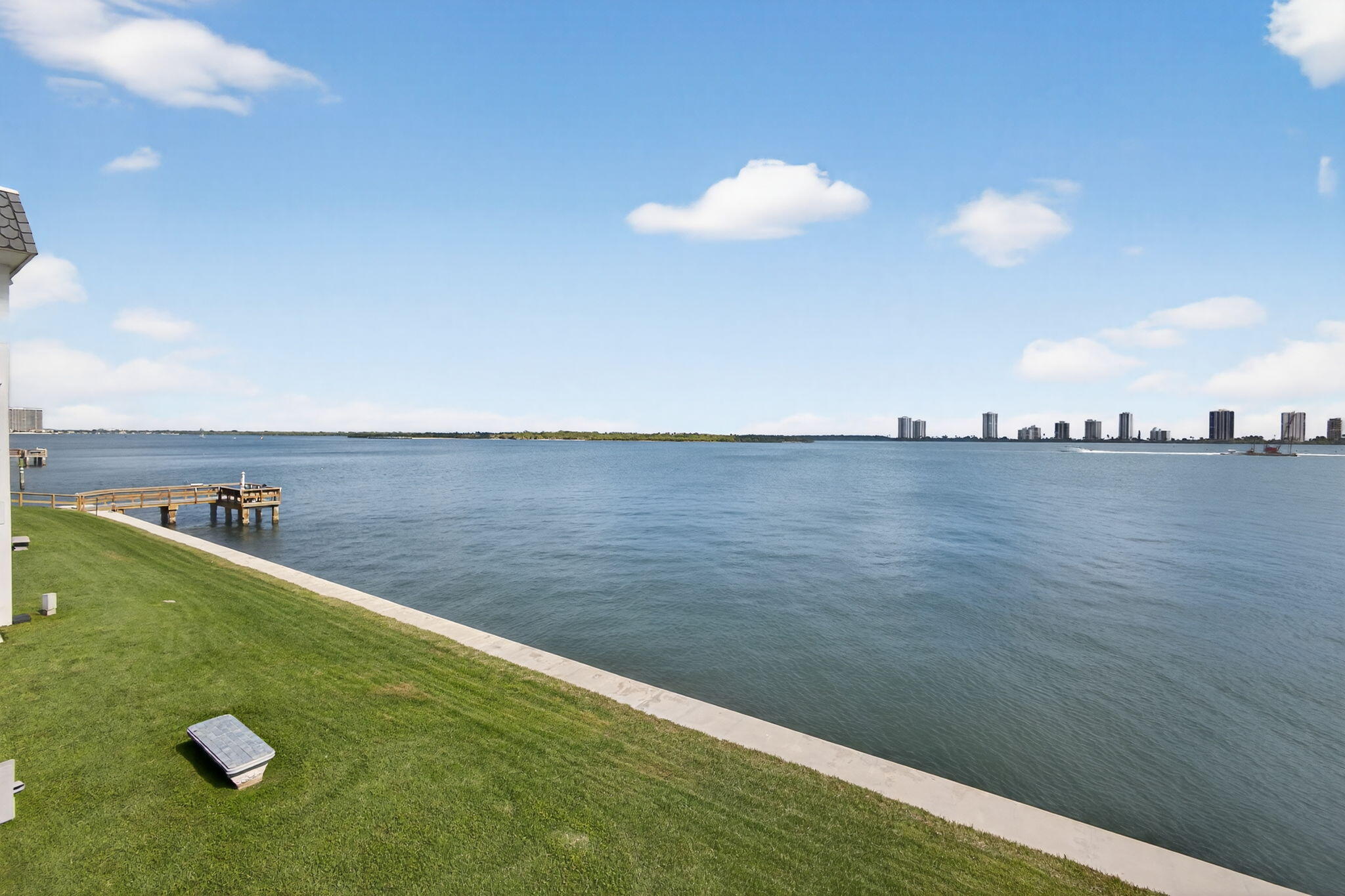 100 Shore Court # 208, North Palm Beach FL 33408