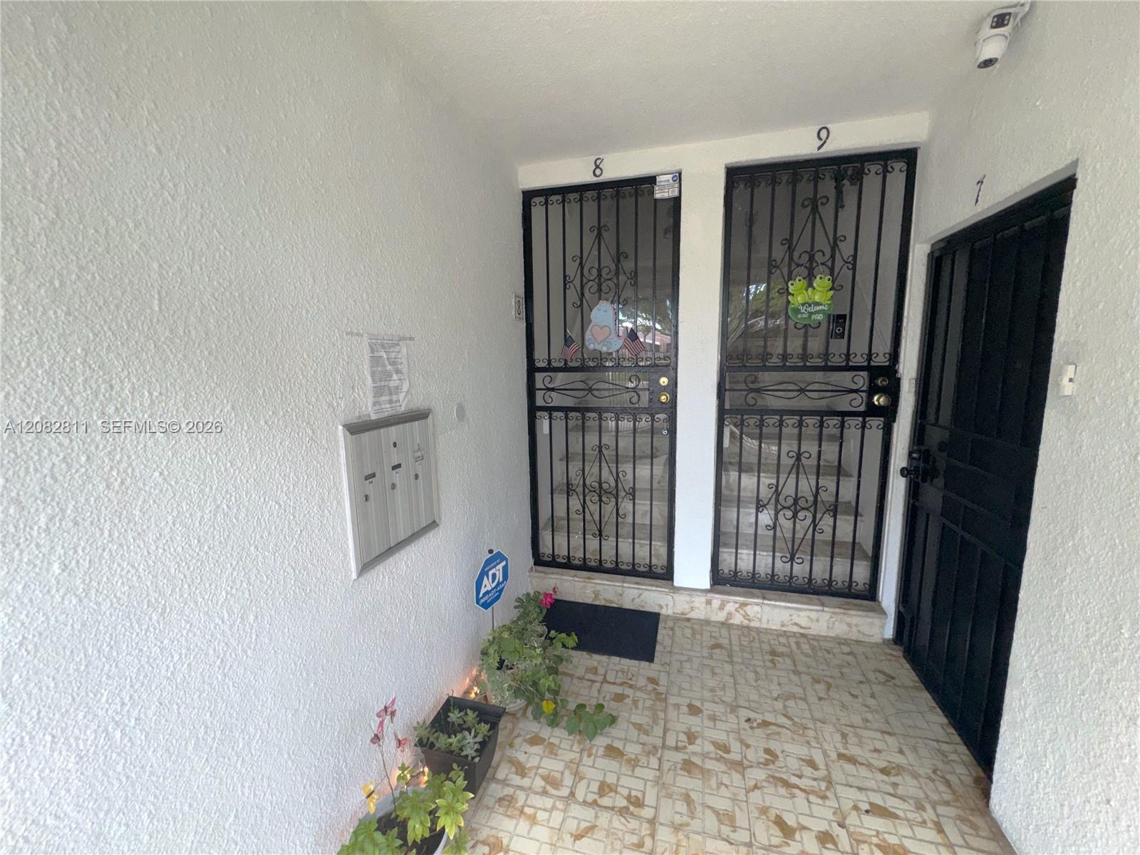 1910 SW 17th Ave # 8 — Photo 2