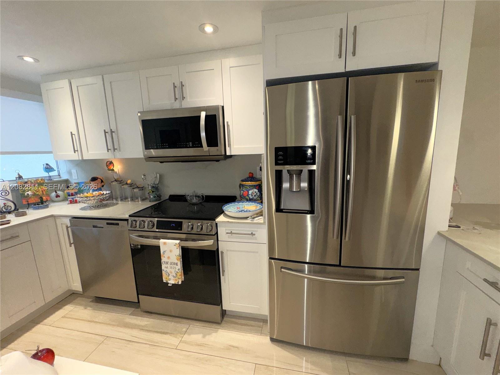 1910 SW 17th Ave # 8 — Photo 4
