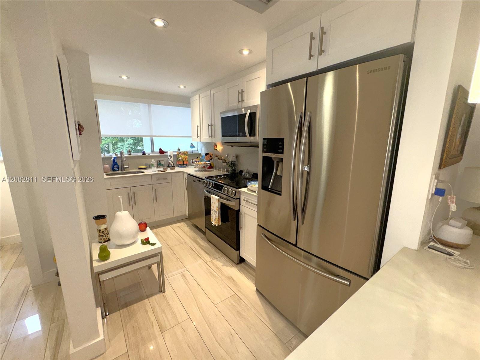 1910 SW 17th Ave # 8 — Photo 5