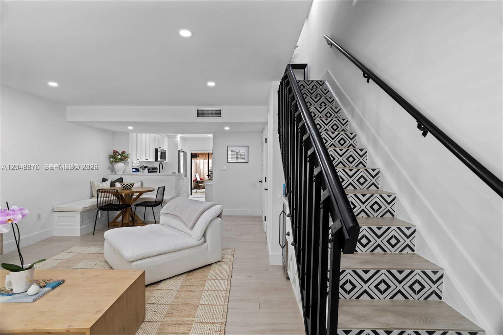 10211 SW 77th Ct — Photo 3