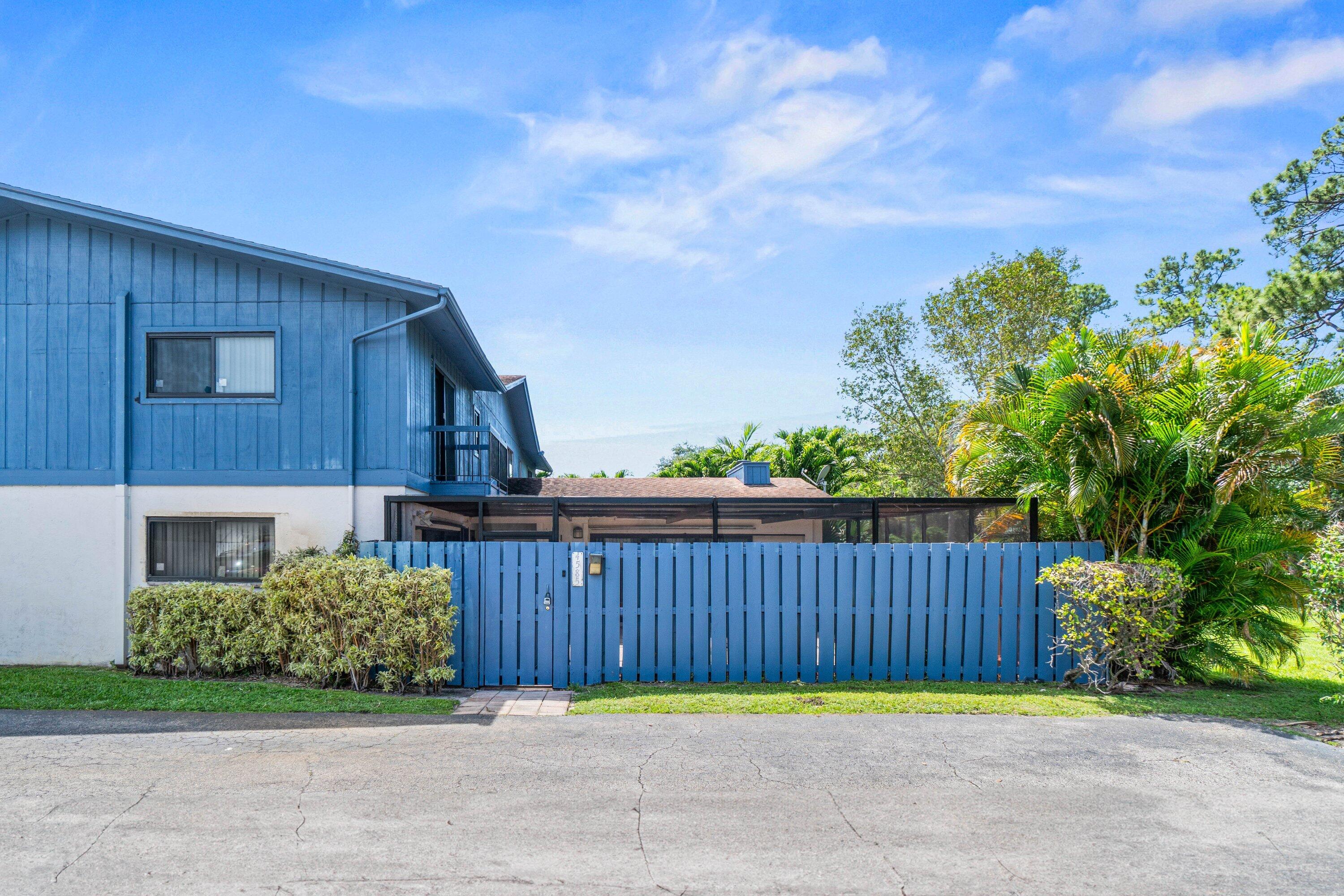 4585 Holly Lake Drive, Lake Worth FL 33463