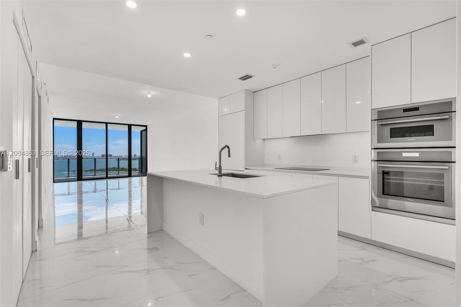 700 NE 24th St # 1806 — Photo 2