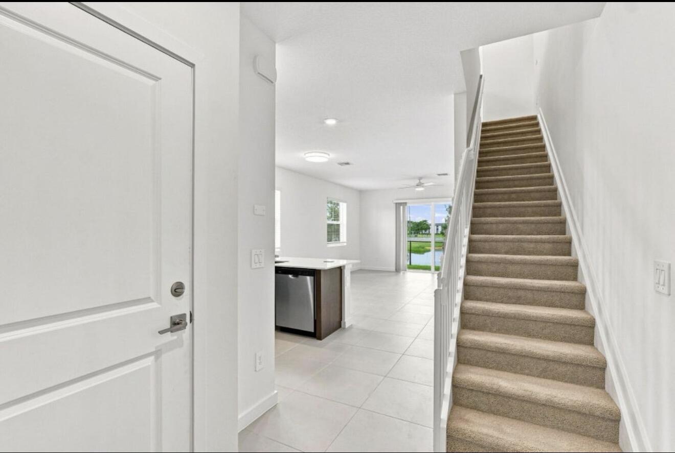 151 LAKESIDE LANDING COURT — Photo 3