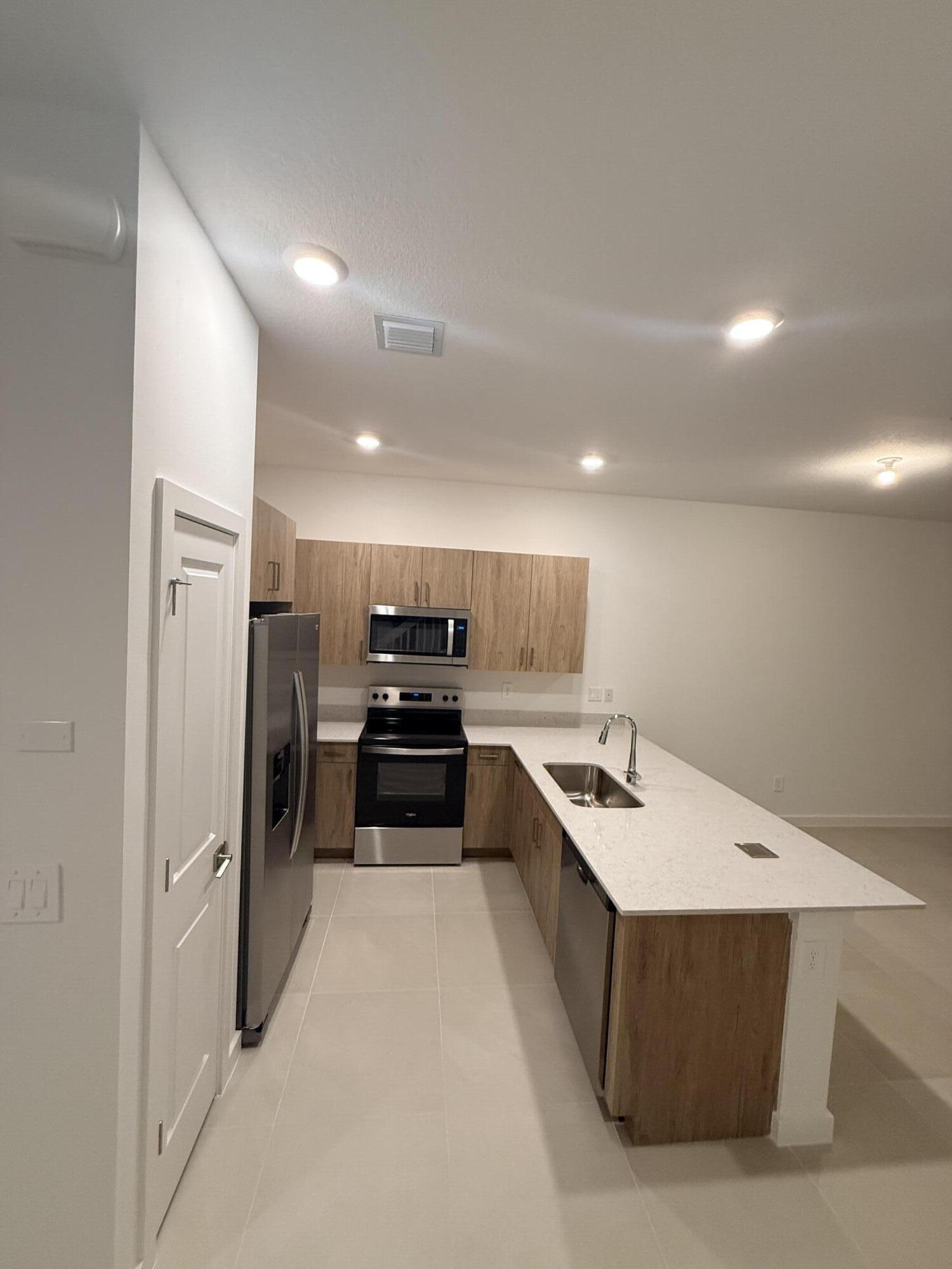 151 LAKESIDE LANDING COURT — Photo 5