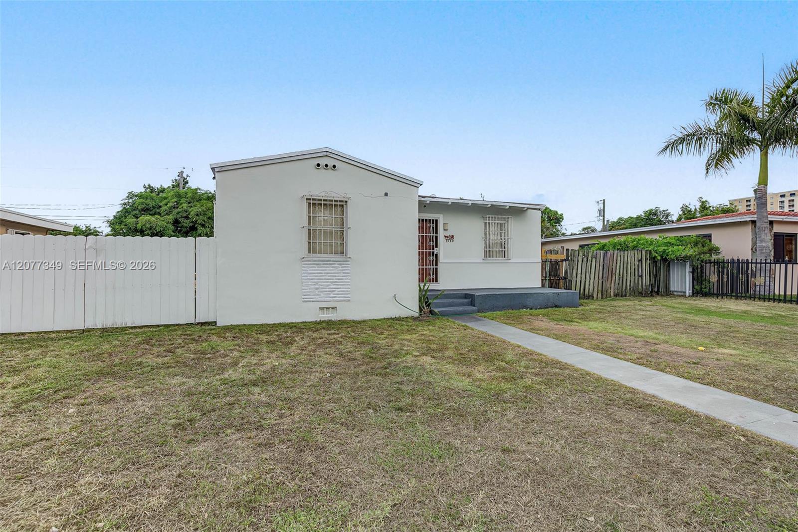 3940 NW 2nd St — Photo 3
