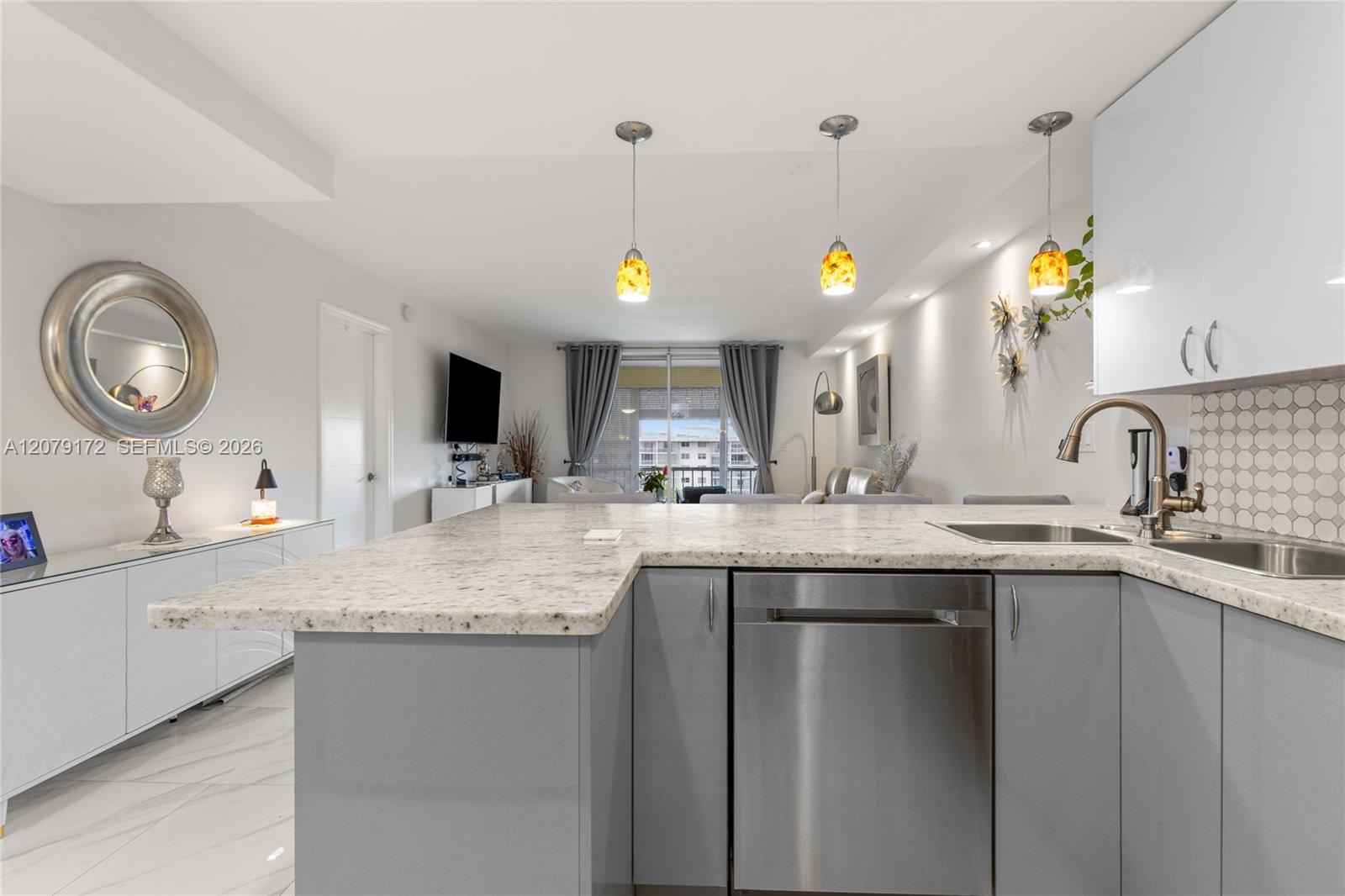 2855 Leonard Dr # H605 — Photo 4