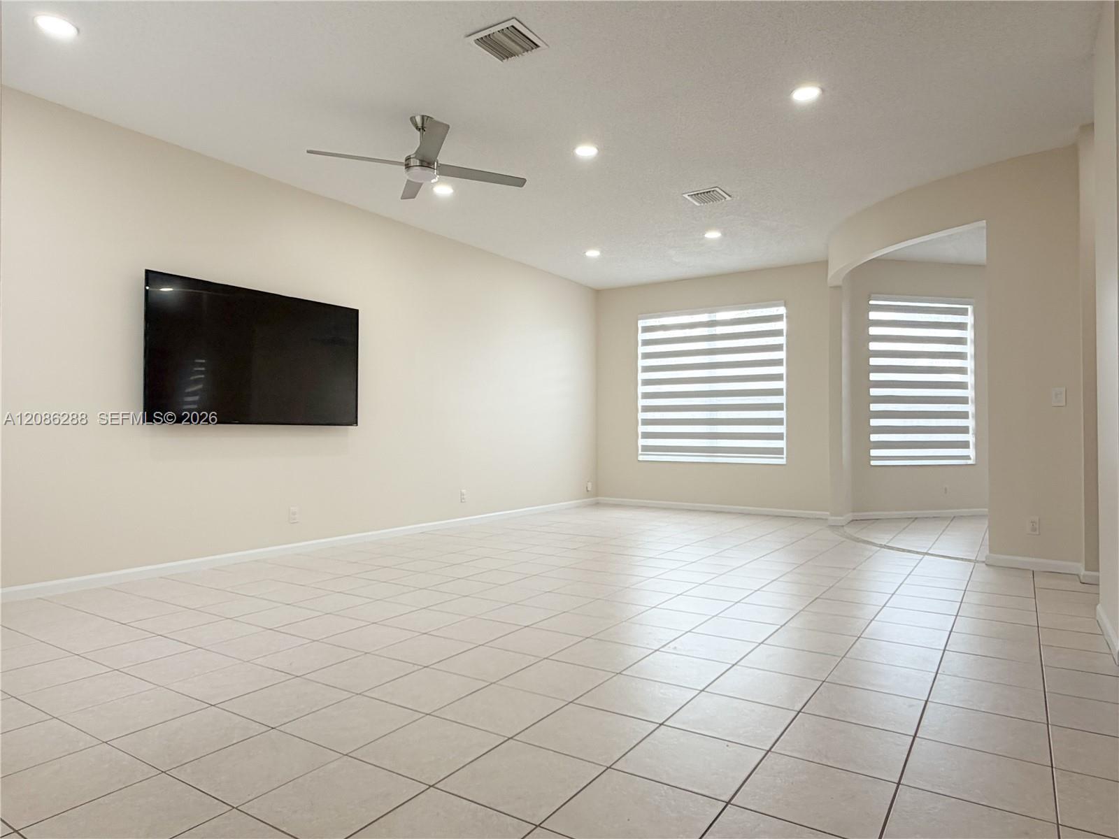 2075 SW 159th Ave — Photo 4