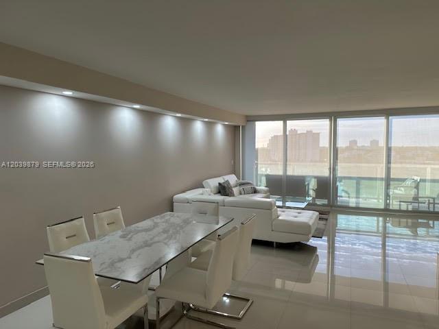 100 Bayview Dr # 904, Sunny Isles Beach FL 33160