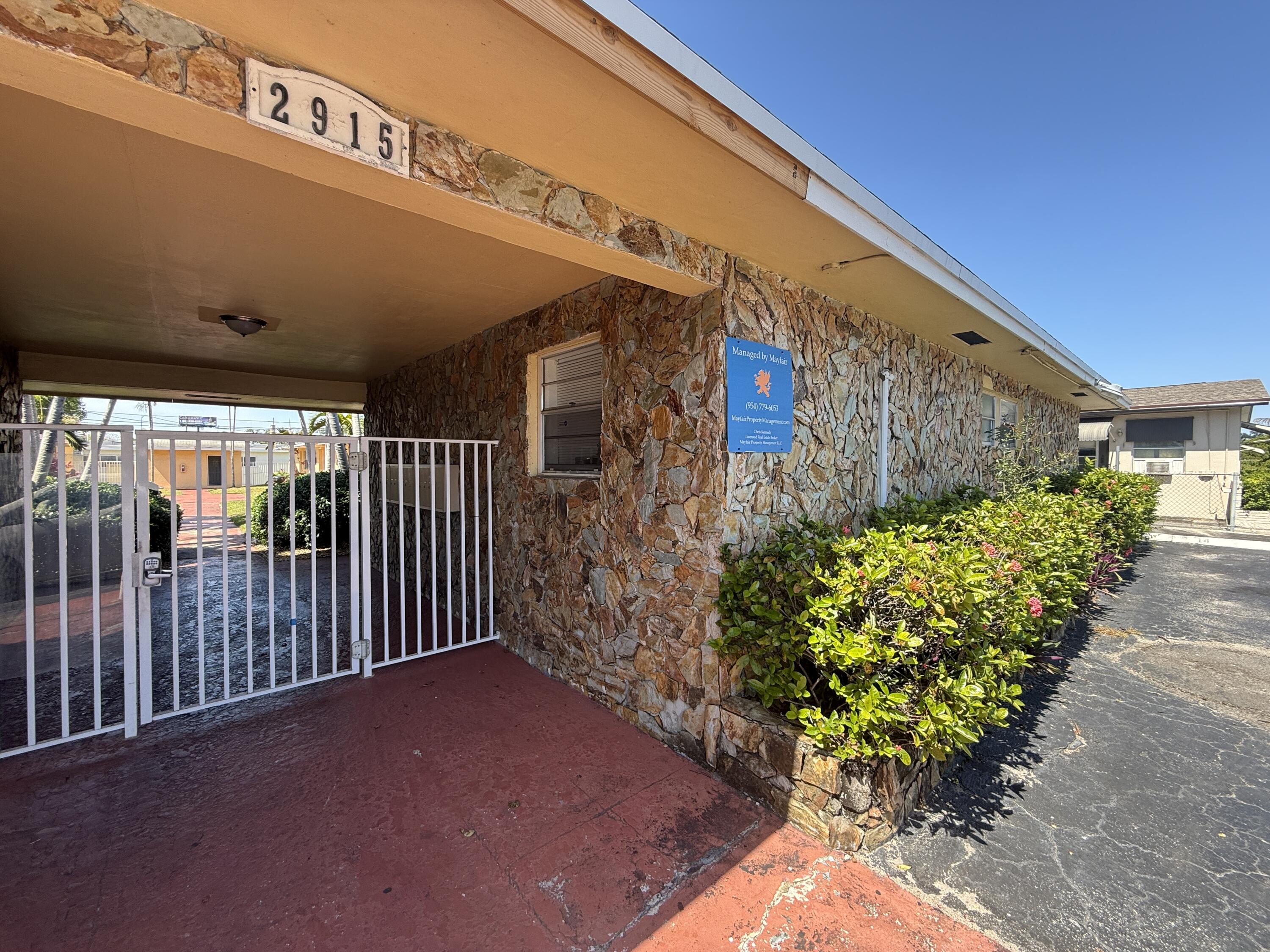 2915 JACKSON Street # 12, Hollywood FL 33020