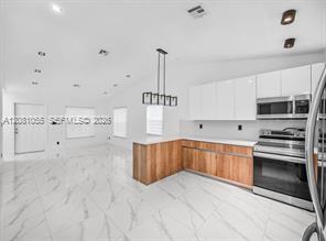 1230 NE 1st Ave — Photo 2
