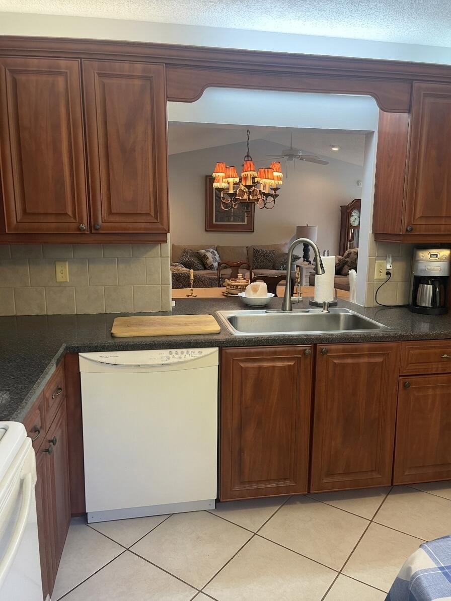 23312 BARLAKE Drive — Photo 5