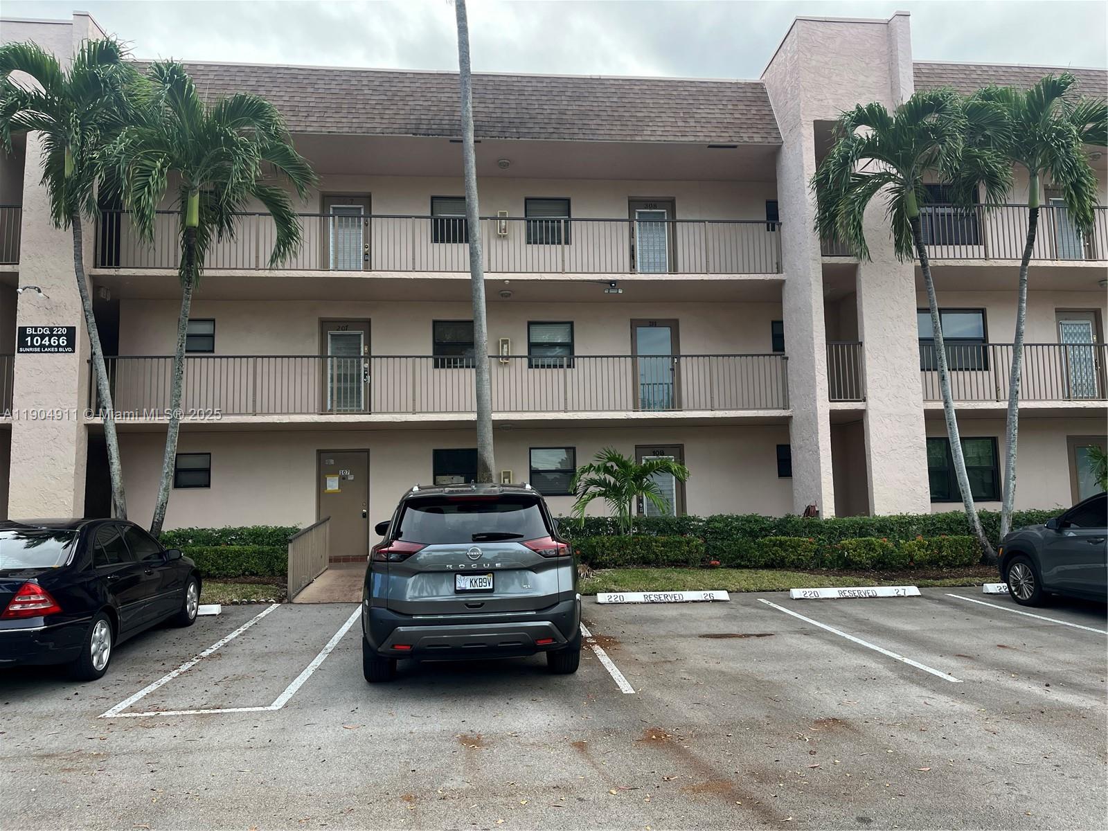 10466 Sunrise Lakes Blvd # 108, Sunrise FL 33322