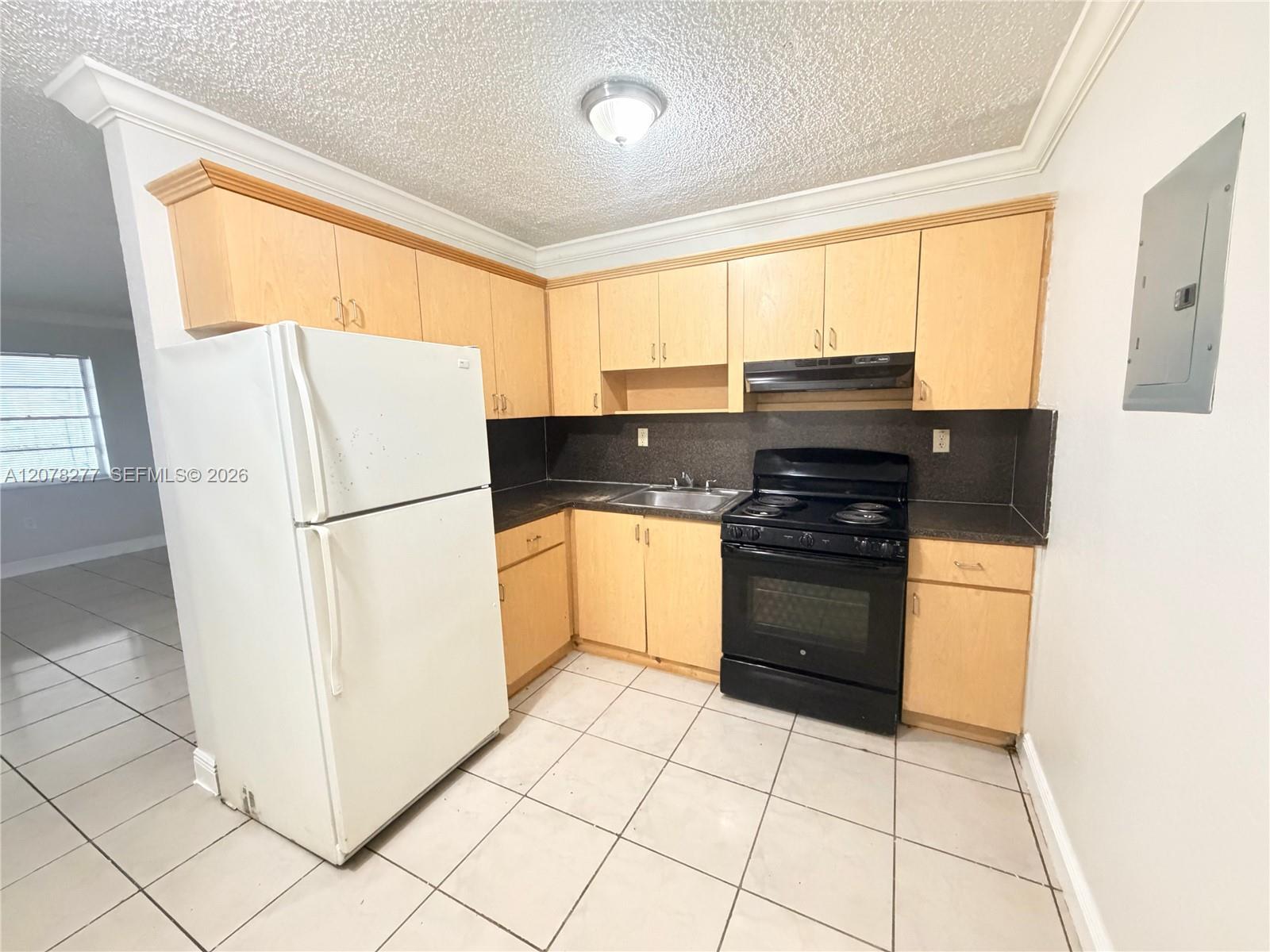 16118 NE 21st Ave # 4 — Photo 4
