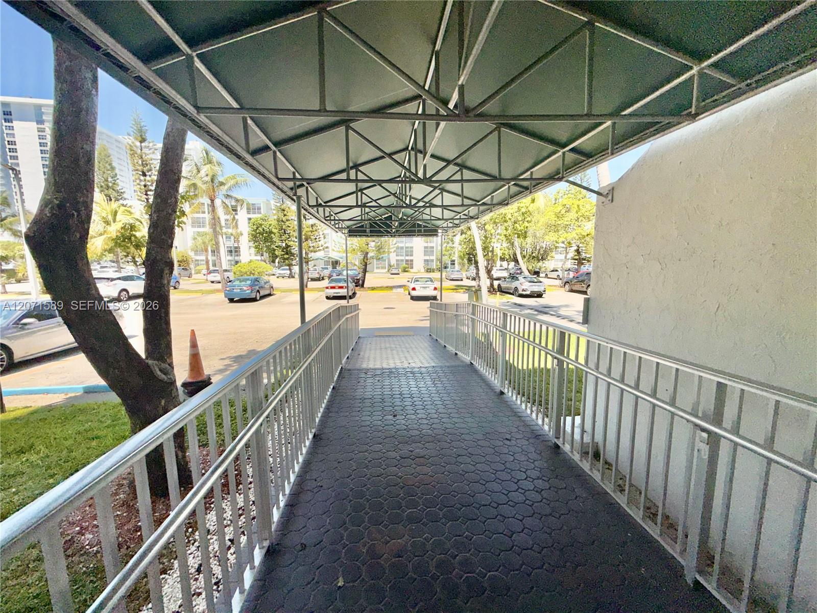 17560 Atlantic blvd # 511 — Photo 3