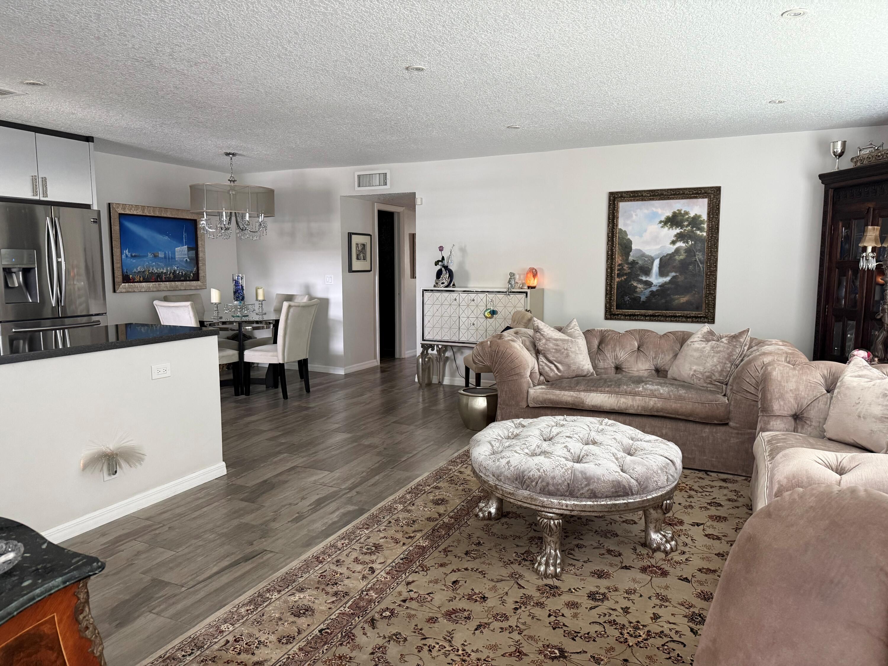 5409 Lakefront Boulevard # D — Photo 2
