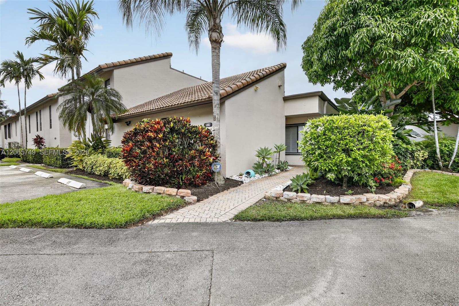 958 Mockingbird Ln # 515, Plantation FL 33324