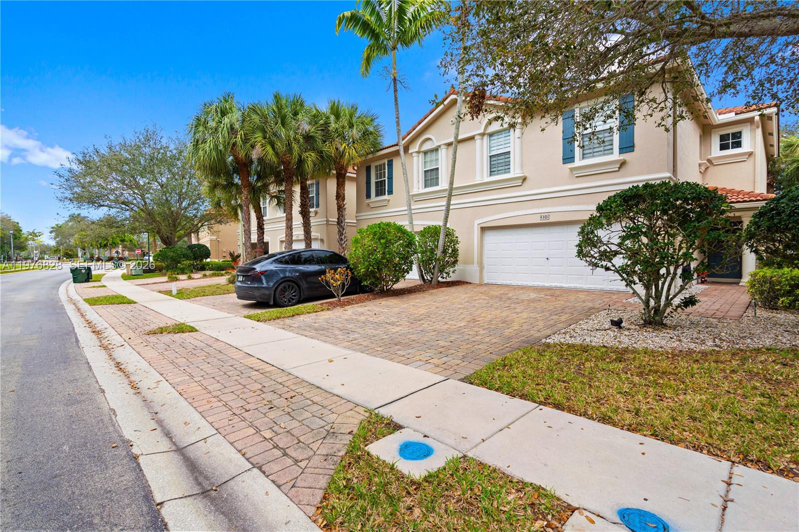4301 Macarthur Palm Trl — Photo 3
