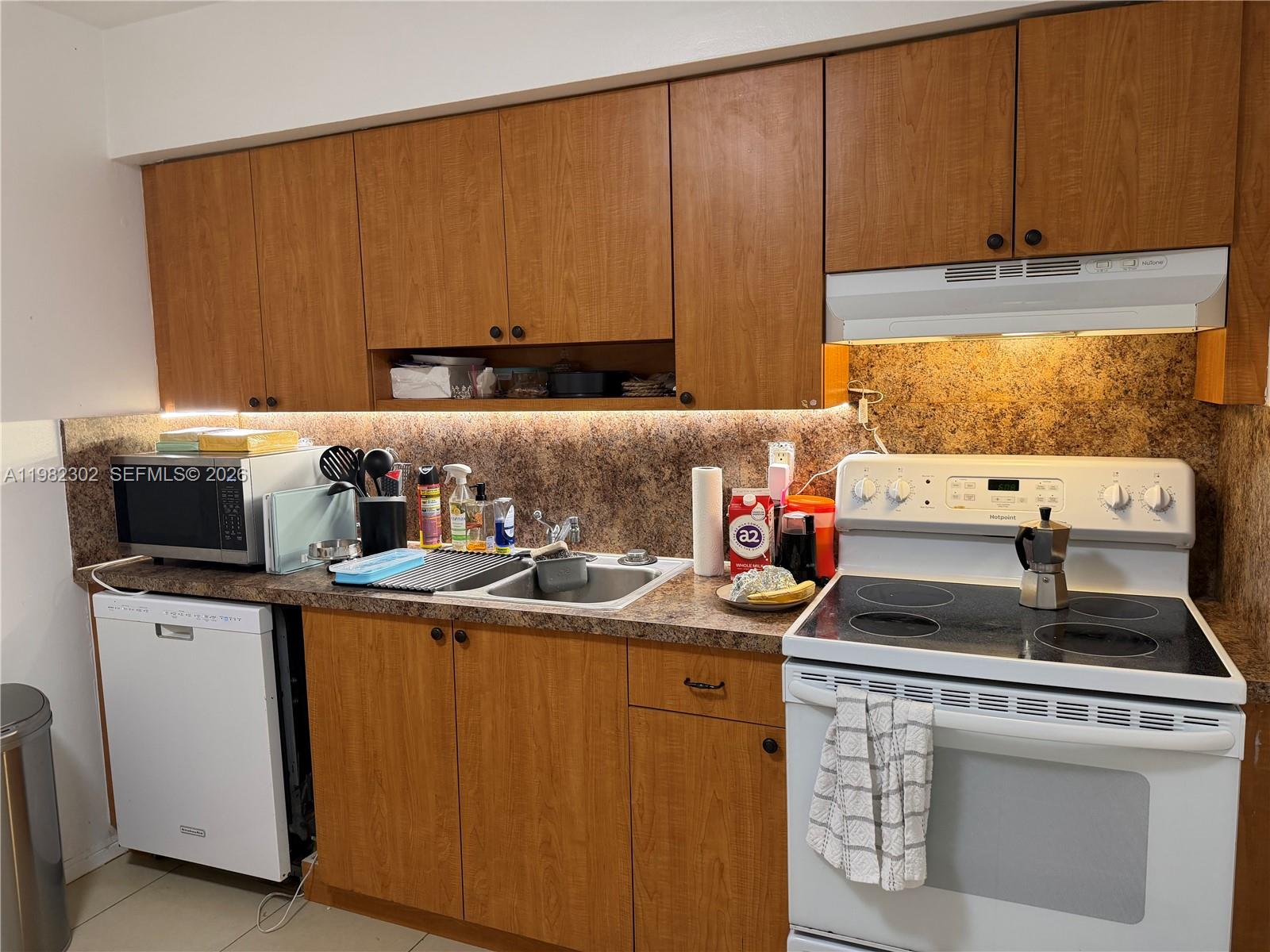 2620 SW 51st St # 2 — Photo 3