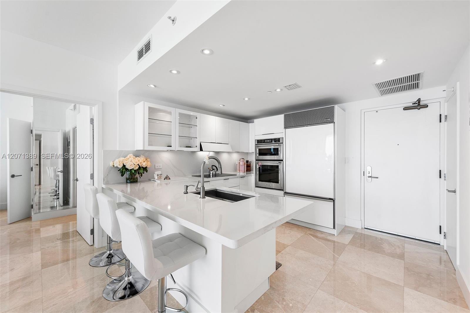 6799 Collins Ave # 804 — Photo 4