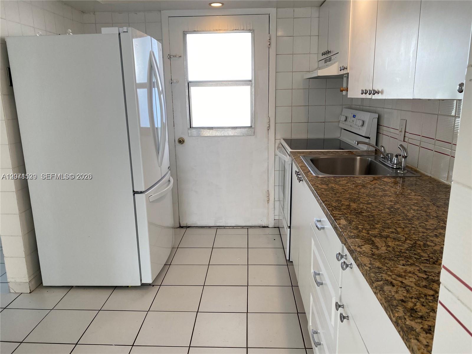 251 Galen Dr # 304E — Photo 3