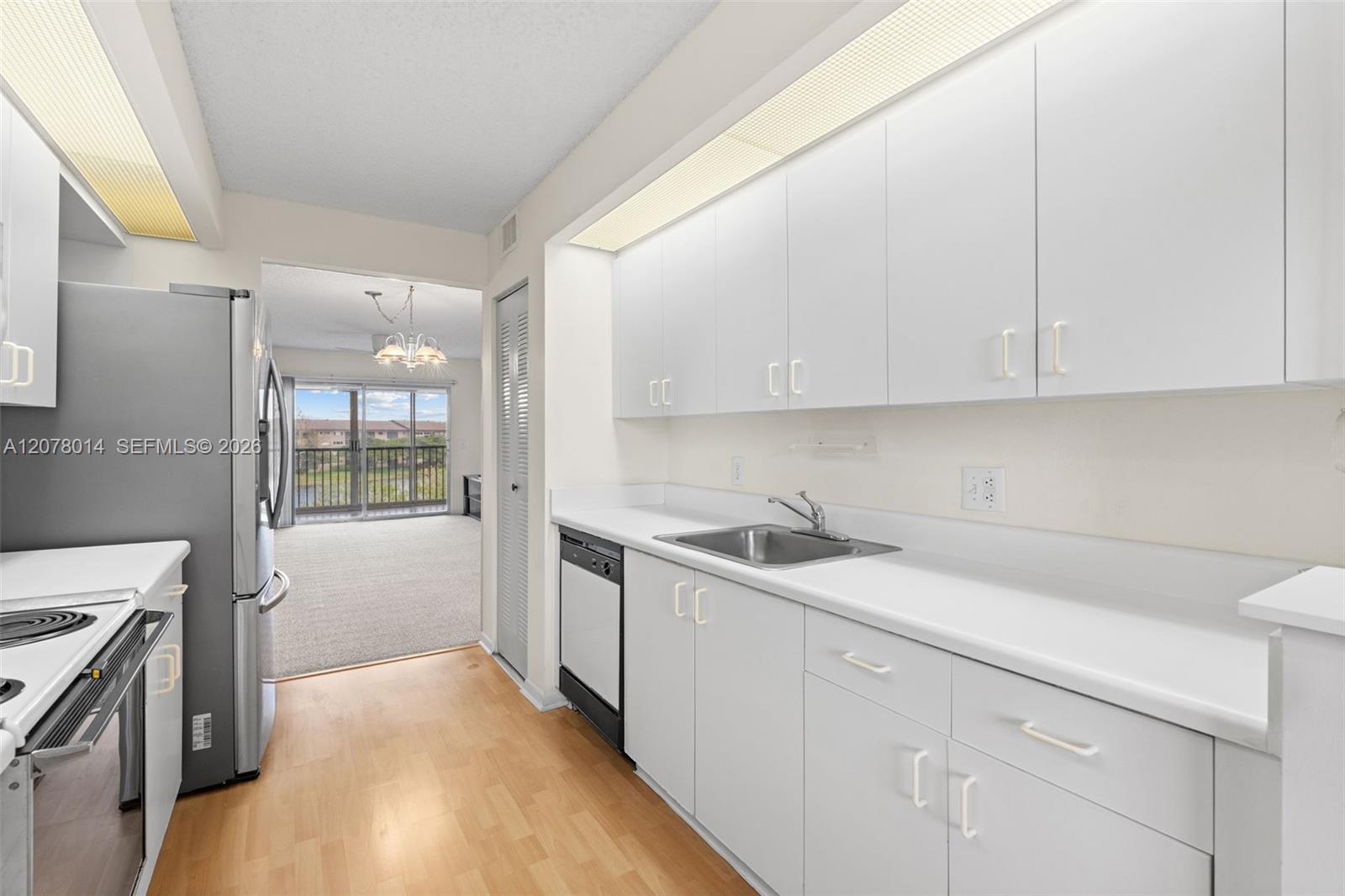 13705 SW 12th St # 409B — Photo 3