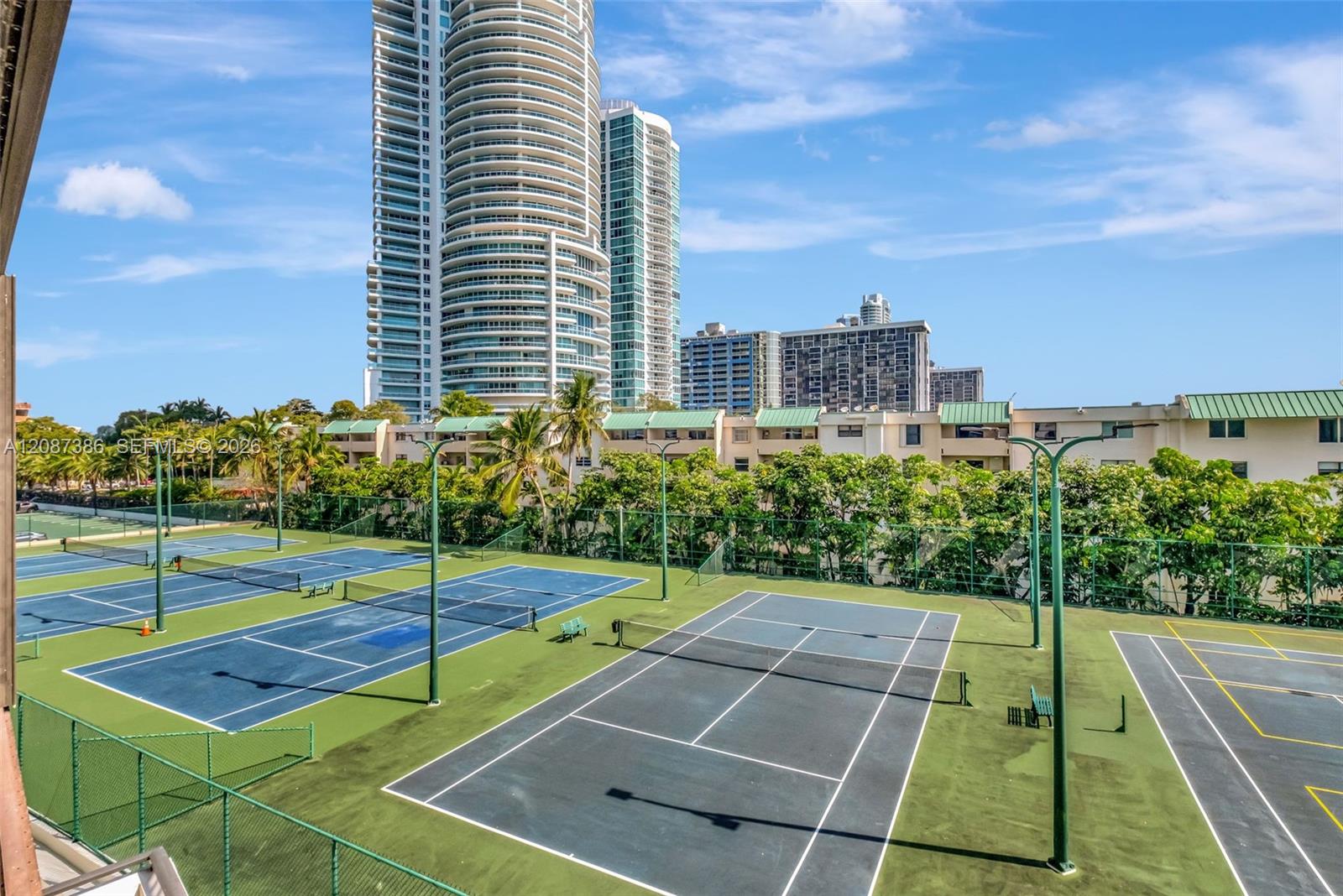2333 Brickell Ave # 2814 — Photo 4