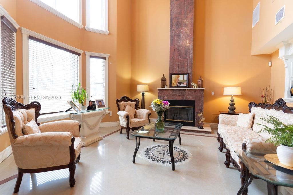 13370 SW 34th St — Photo 4