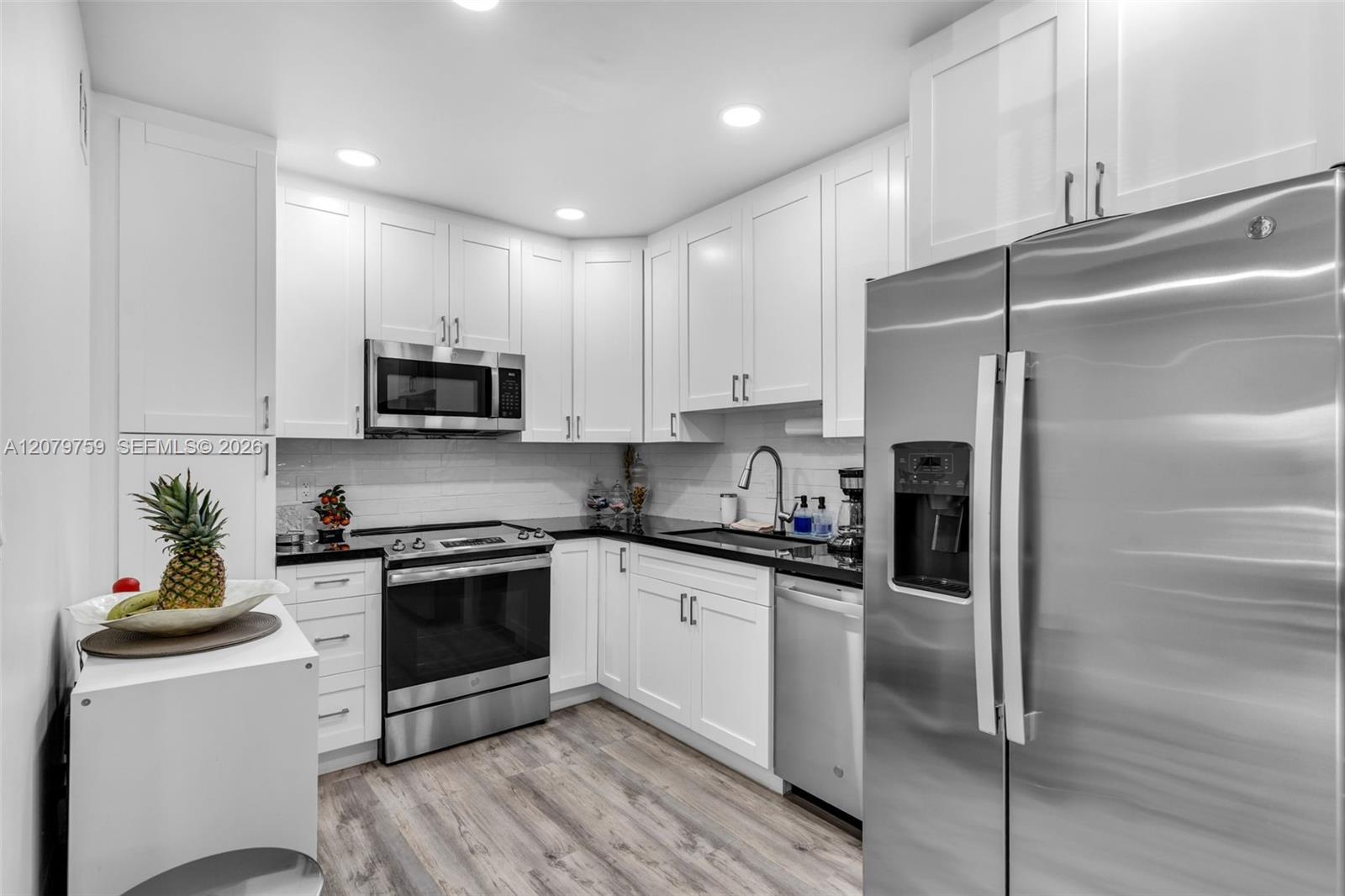 13726 SW 90th Ave # 28 — Photo 4