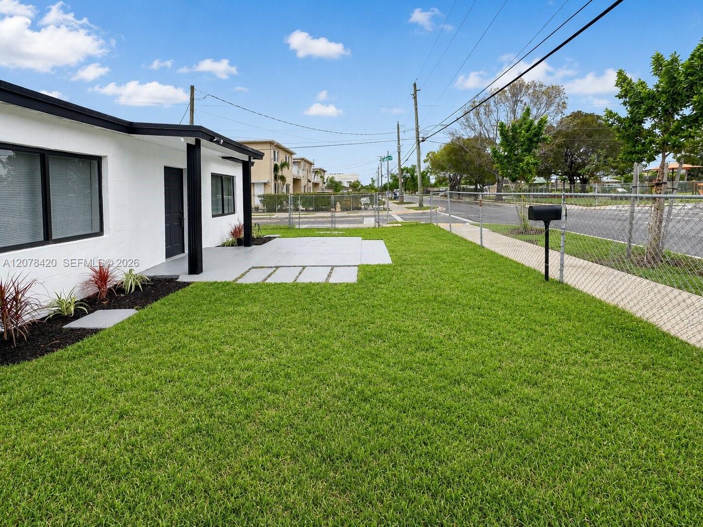 1305 NW 5th Ave — Photo 2