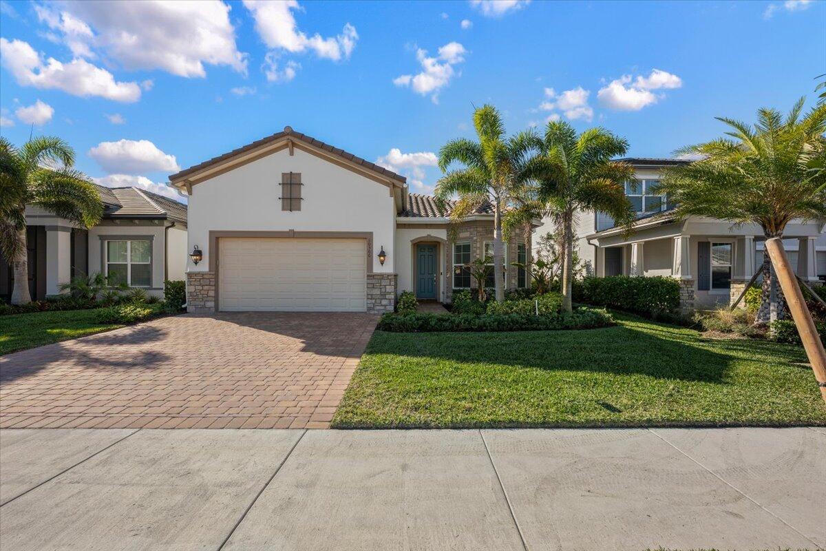 10366 Northbrook Circle, Palm Beach Gardens FL 33412