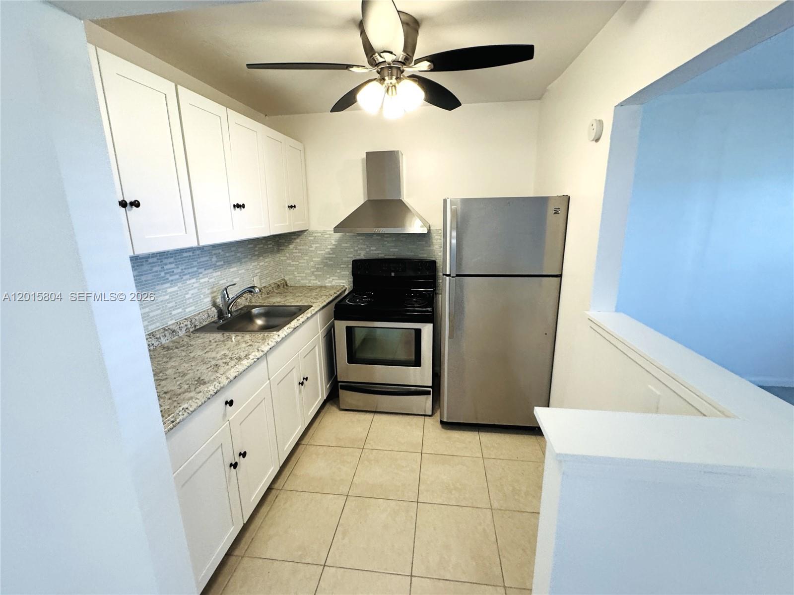 138 Fanshaw # D — Photo 2