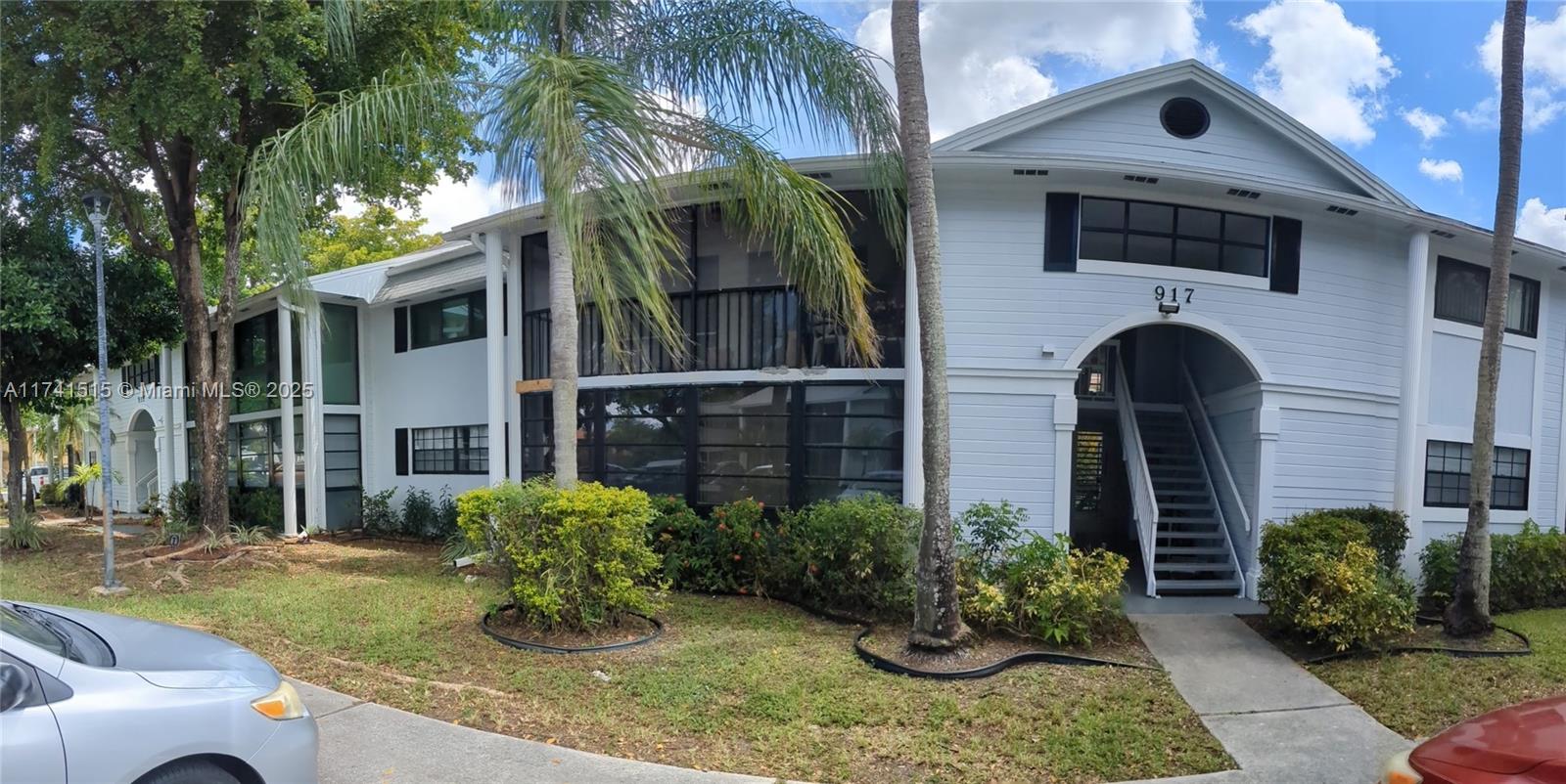 917 NE 199th St # 206, Miami FL 33179