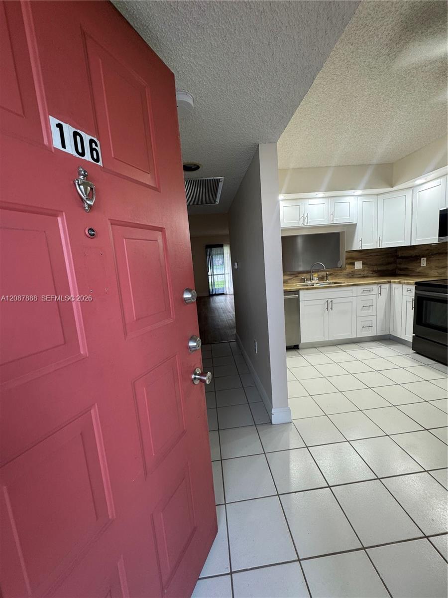 750 SW 138th Ave # 106F — Photo 2