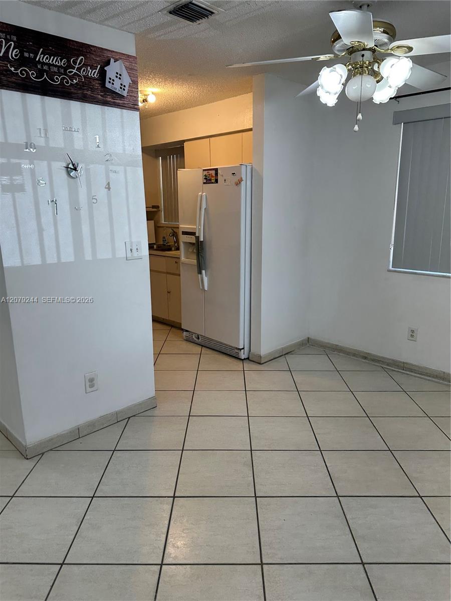 6104 Pierce St — Photo 2