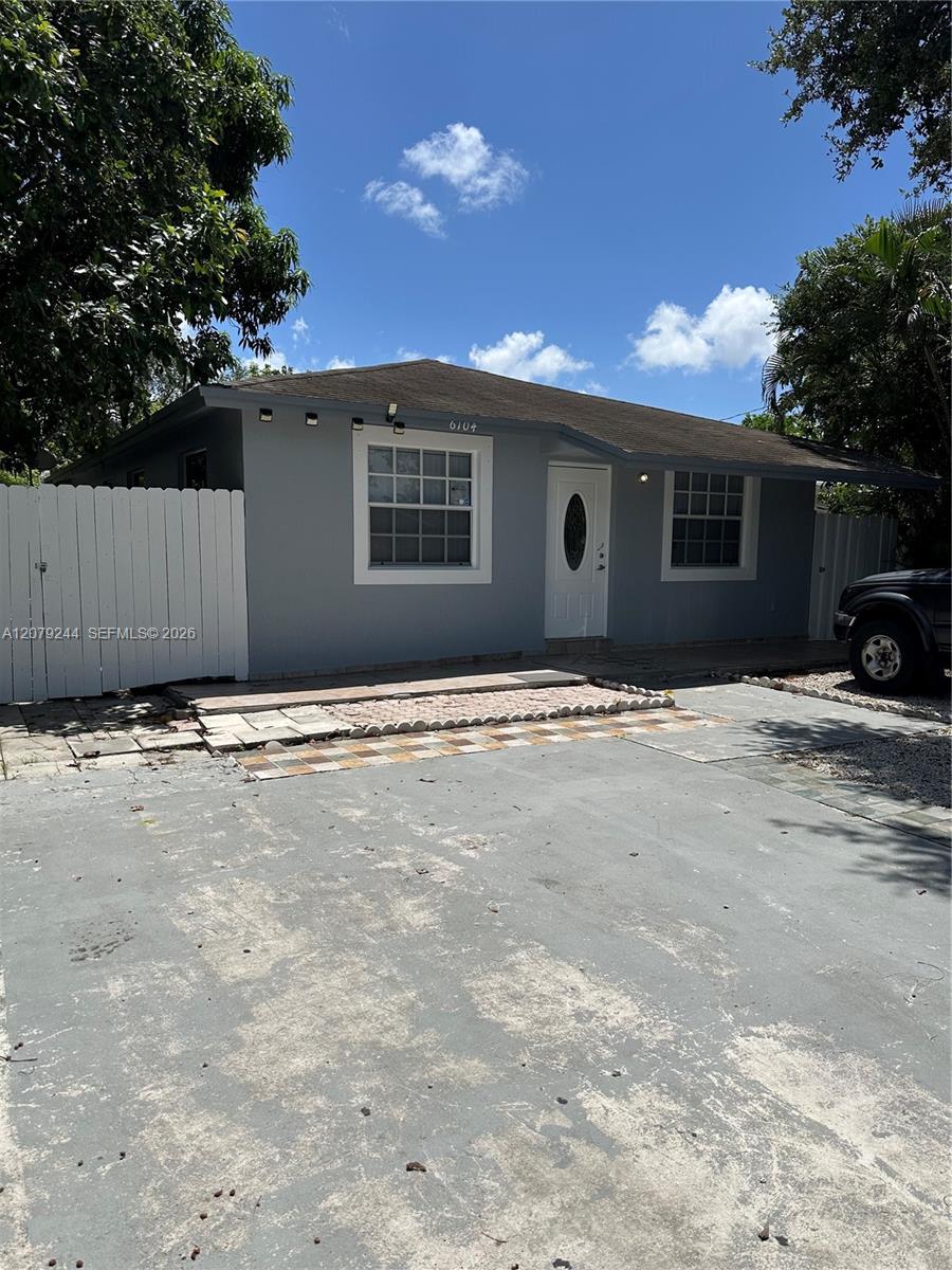 6104 Pierce St — Photo 4