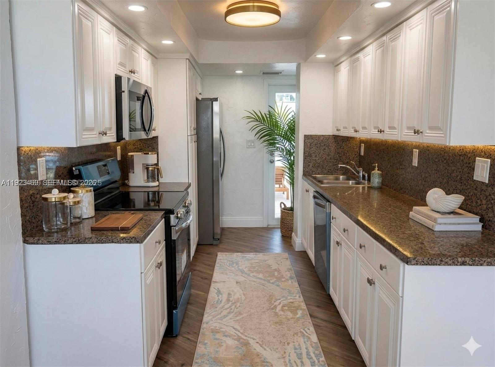 100 Golden Isles Dr # 605 — Photo 4