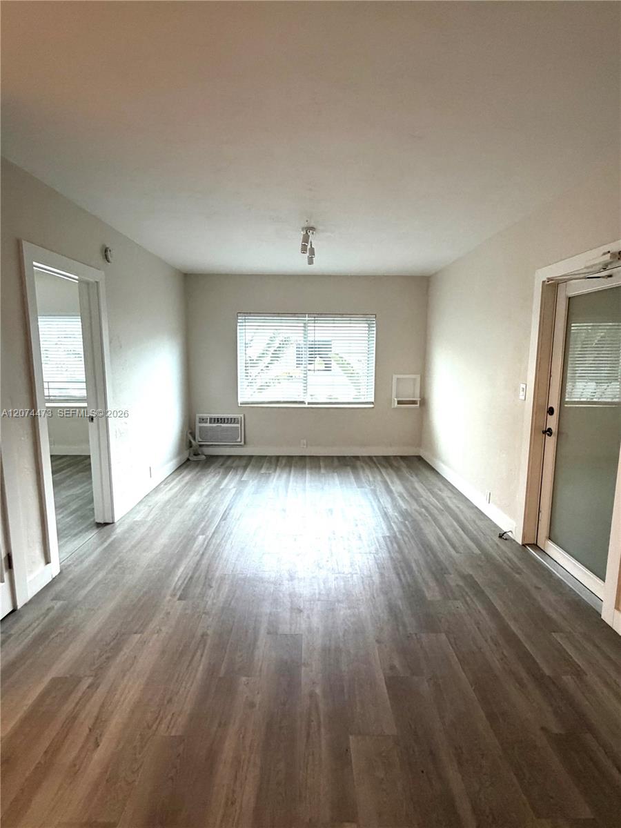 7400 Harding Ave # 20 — Photo 2