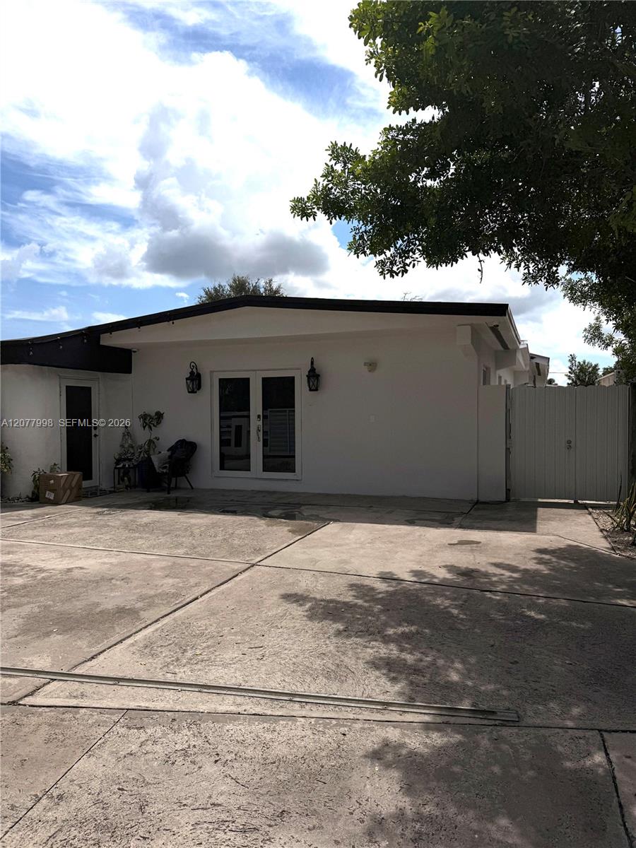 1720 NW 124th Ter — Photo 3