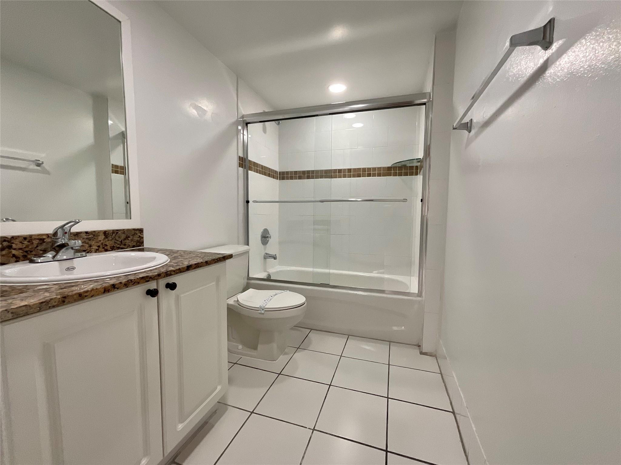 9517 Fontainebleau Boulevard # 411 — Photo 3